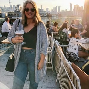 Meet your Posher, Caitlín